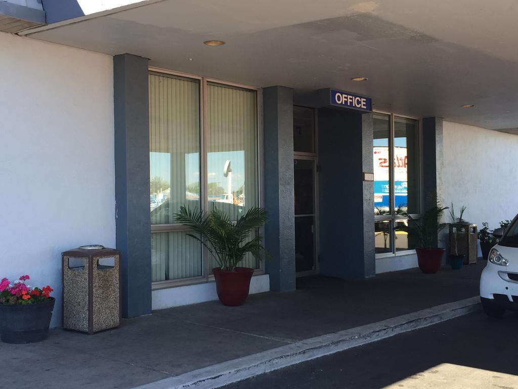 Ez 8 Motel Airporter Phoenix Esterno foto